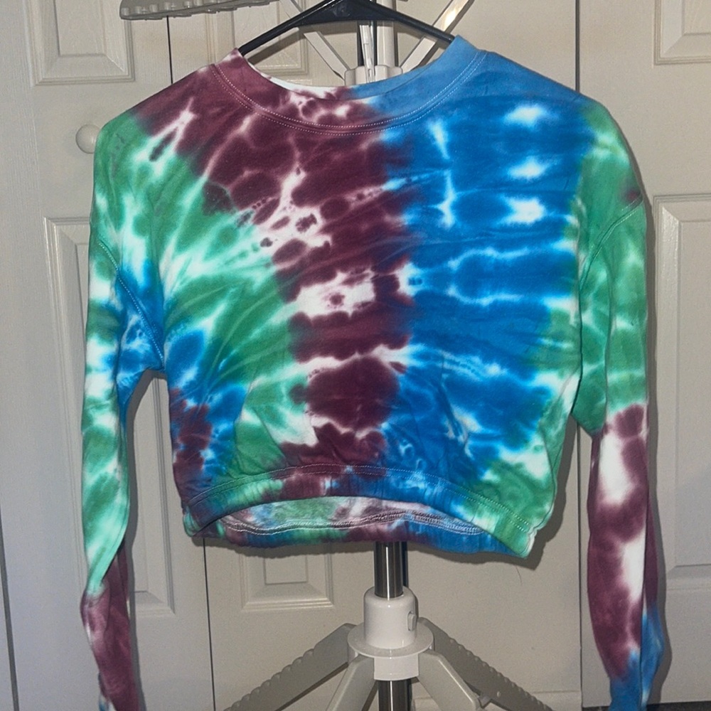 Cropped tyedye sweater
